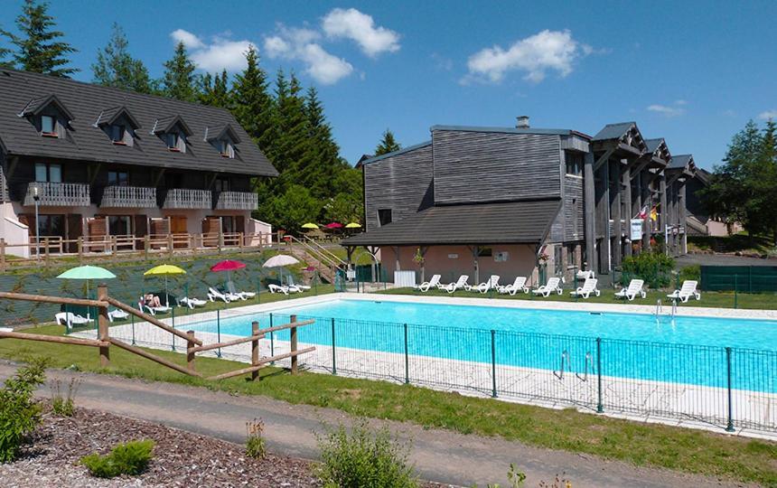Appartement Dans Residence Bois De La Reine, Besse Et Saint Anastaise Luaran gambar